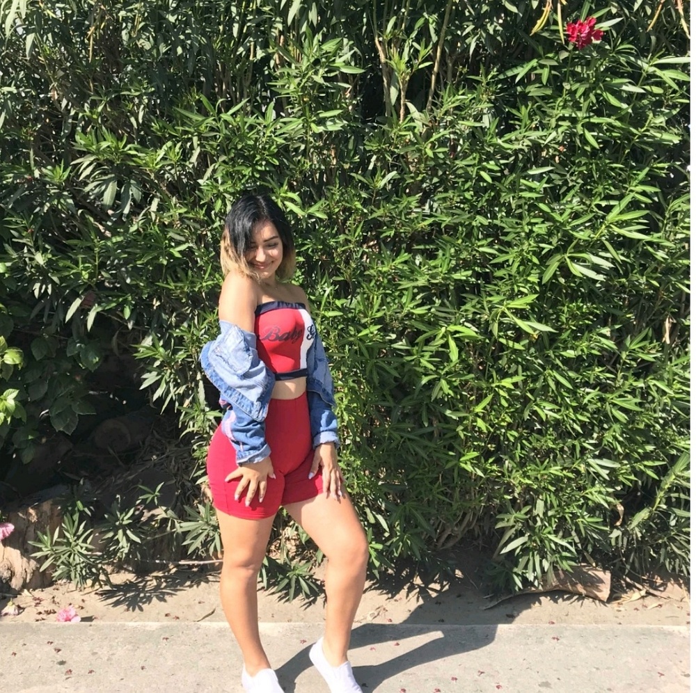 Meet your Posher, Emalie